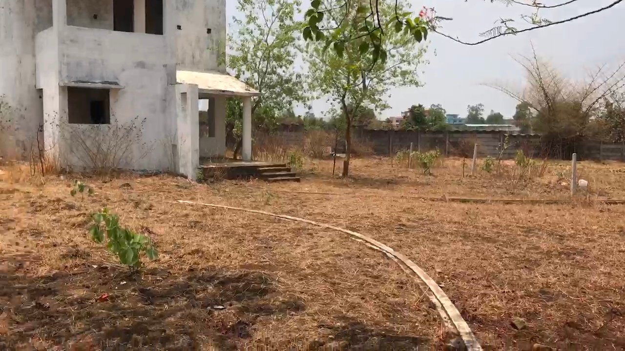 10000 square feet commercial property
